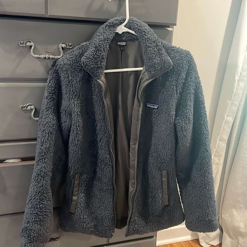 Small Patagonia zip up jacket